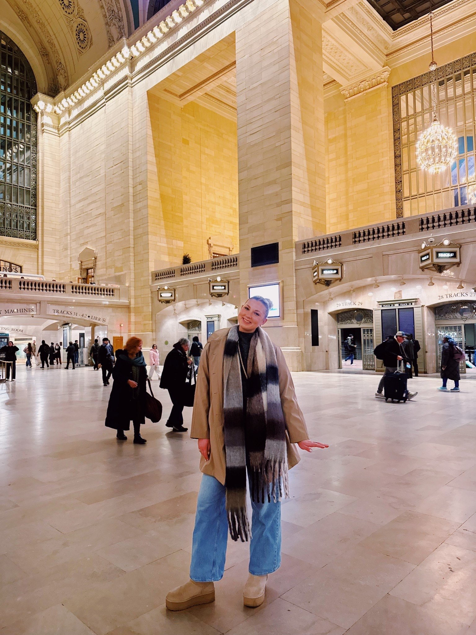 New York winter outfit inspo!🗽🤍✨

Cold weather outfit, rainy New York City look, waterproof trench coat, winter city looks, platform Uggs, New York outfit inspo, abby_louanne

#LTKTravel #LTKootd #LTKTall