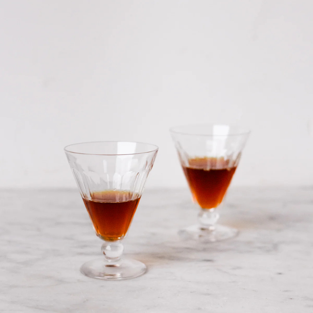 Footed Crystal Wine Glass Set of 7 | Elsie Green US