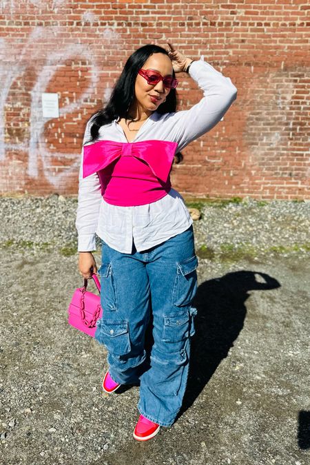 Pink bow statement shirt & oversized cargo jeans 