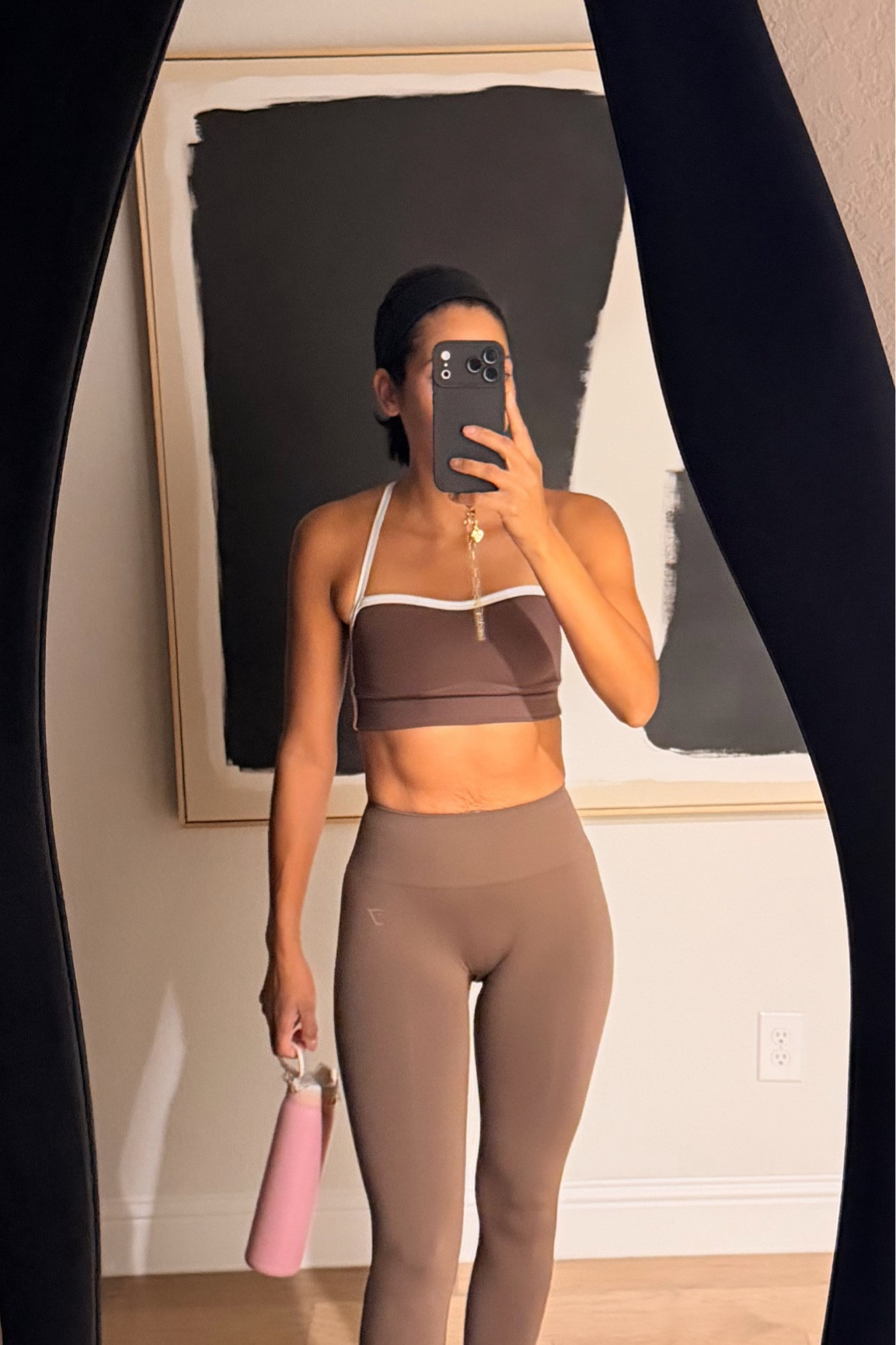 We love a seamless legging that sculpts and won’t roll down 💪🏽