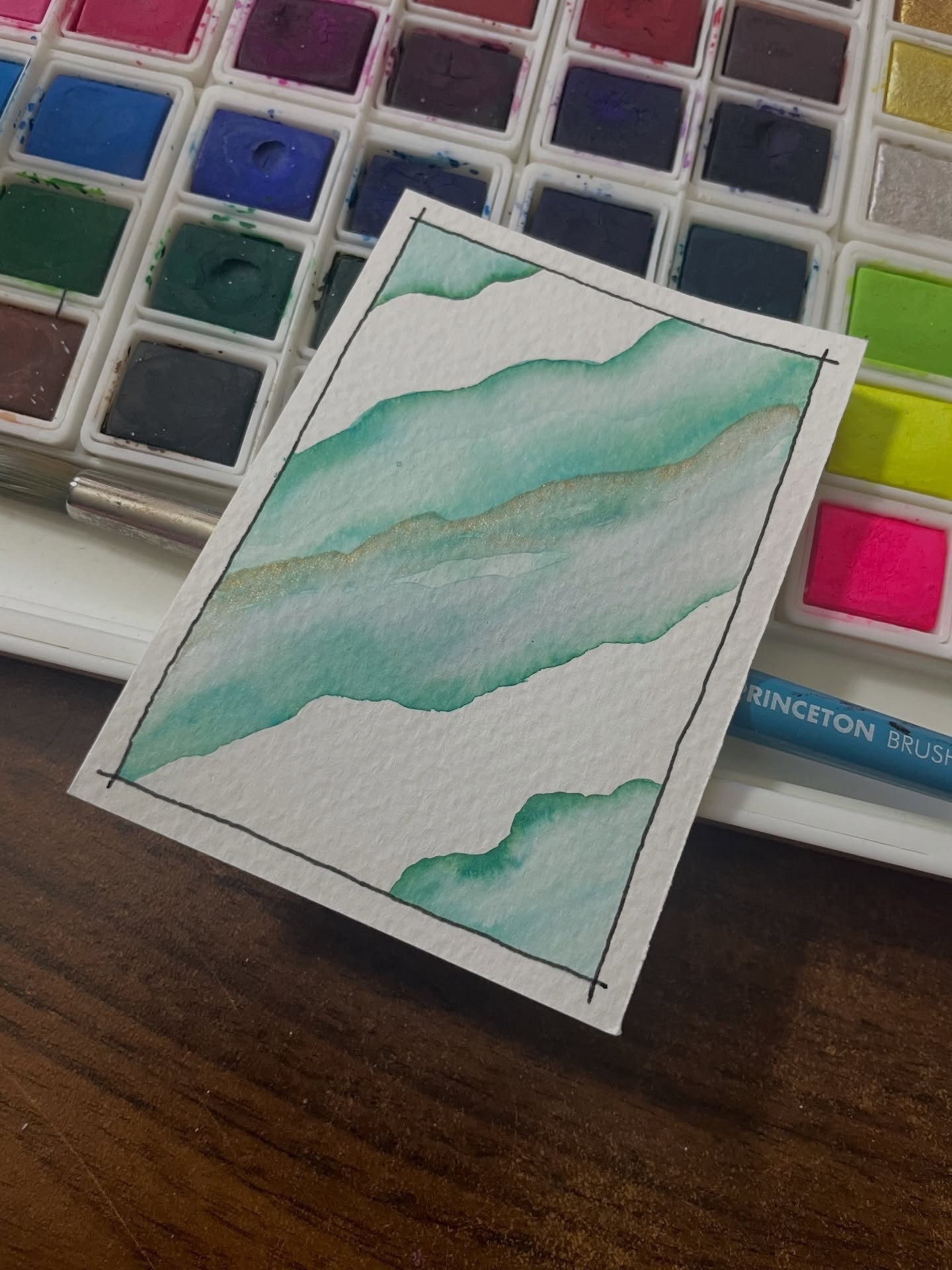 11/100 Emerald

Love how this turned out! I used to make watercolor greeting cards with designs like this to sell as sets and they were always so fun to make. Each one was alway unique. 

It’s super convenient to have metallics included in the @meeden.art paint palette. 

#quintocreations #the100dayproject #100aceos100days