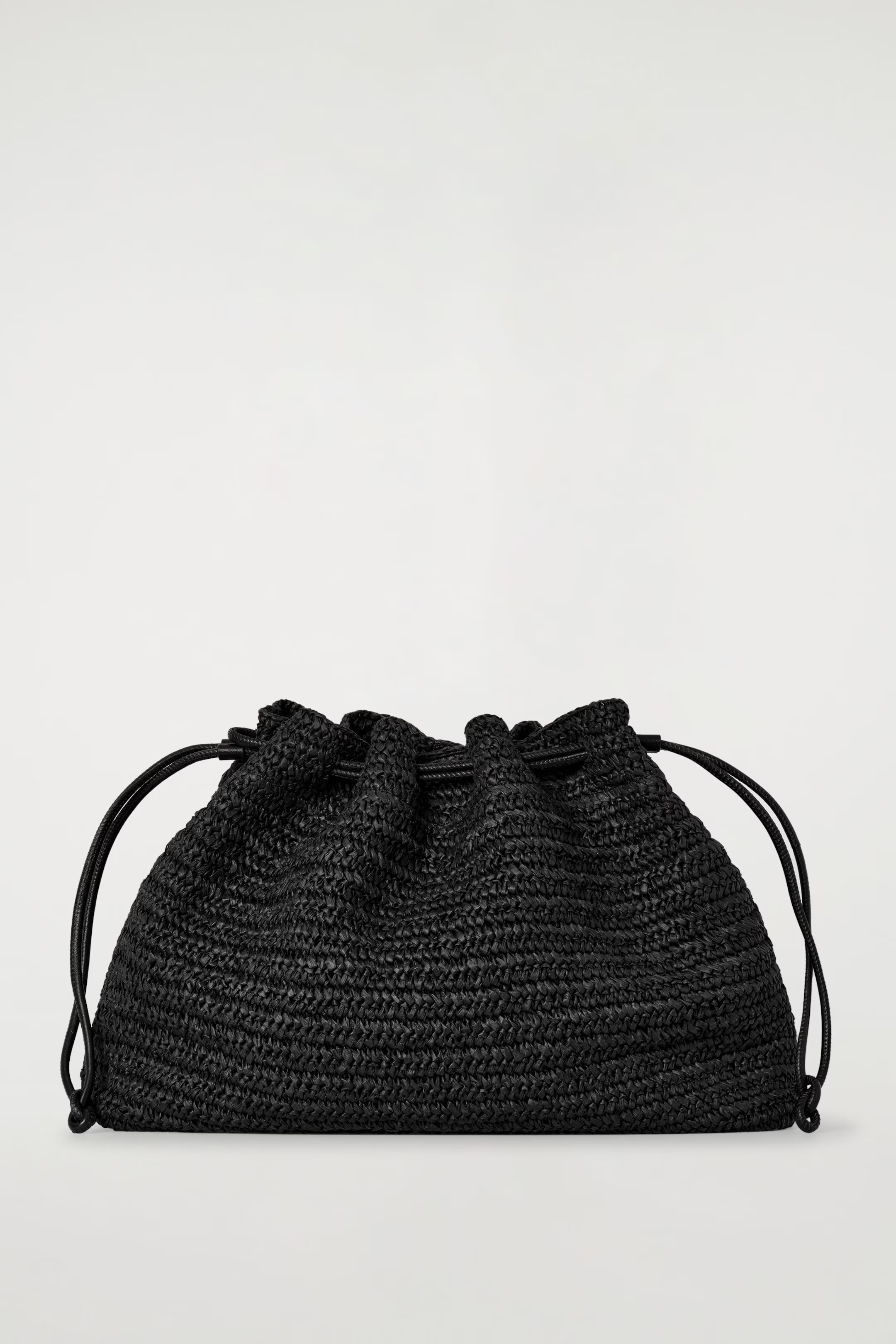 CAVATELLI CLUTCH BAG - STRAW - BLACK | COS GB | COS UK