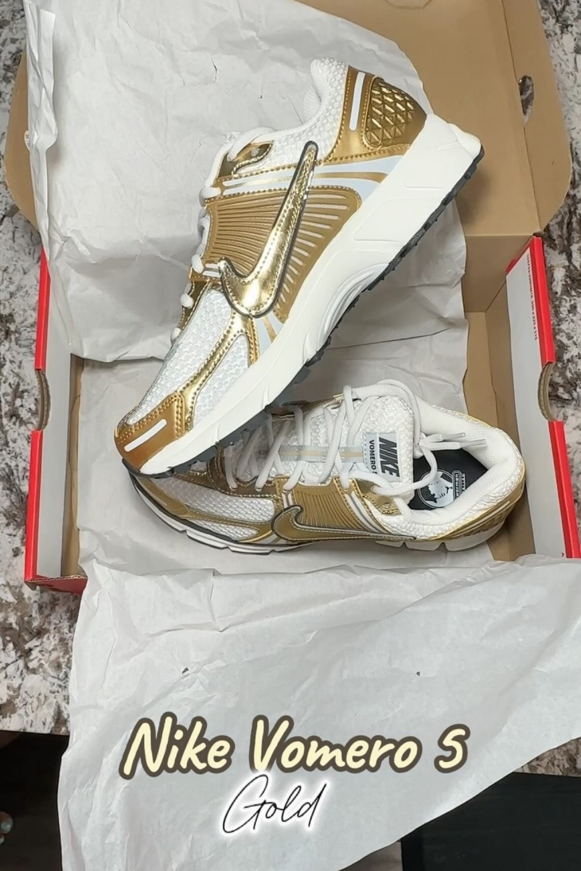 Let me get that 🥰

If you are looking for a super comfy but cute shoe this is it! #nike #nikevomero #nikevomero5