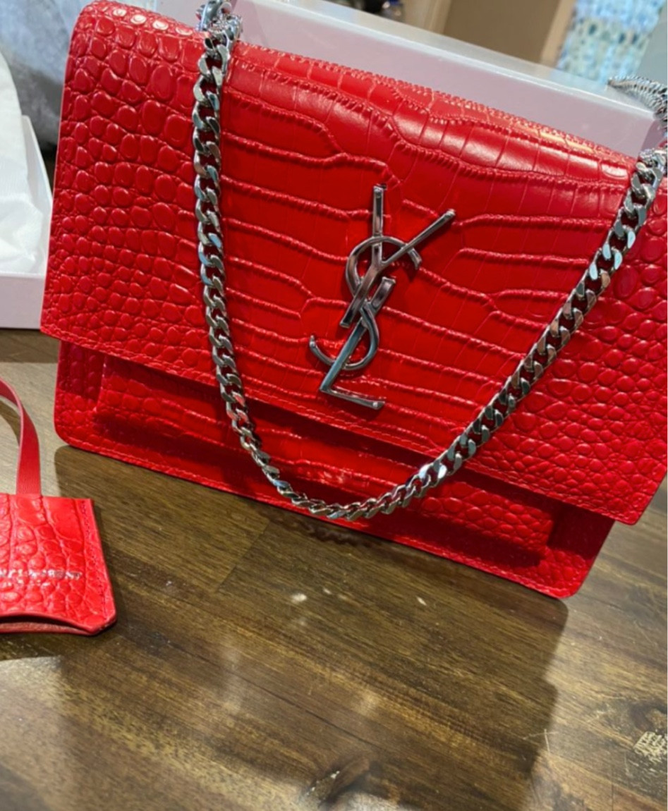 Sunset Medium ❤️ #dhgate #under100

#LTKitbag #LTKunder100 #LTKGiftGuide