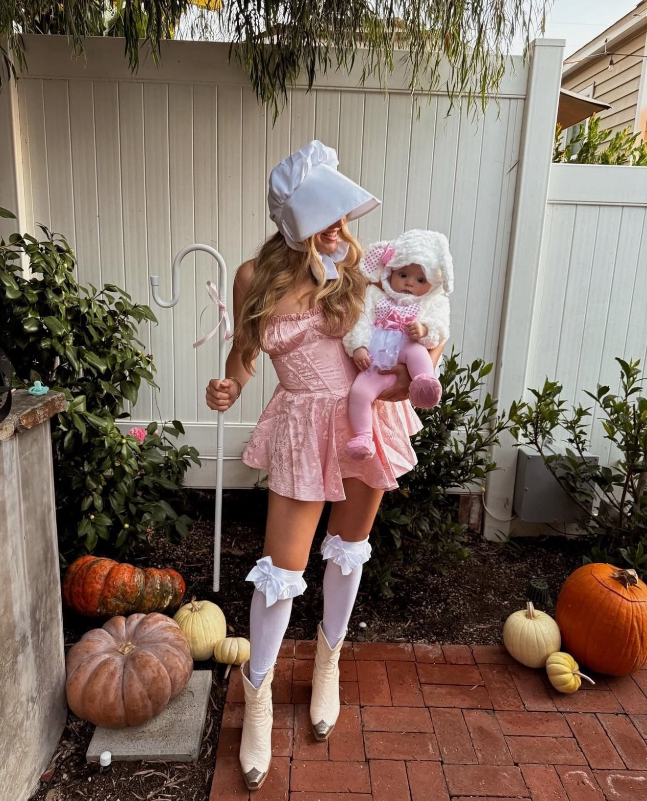 Mom and daughter costume 