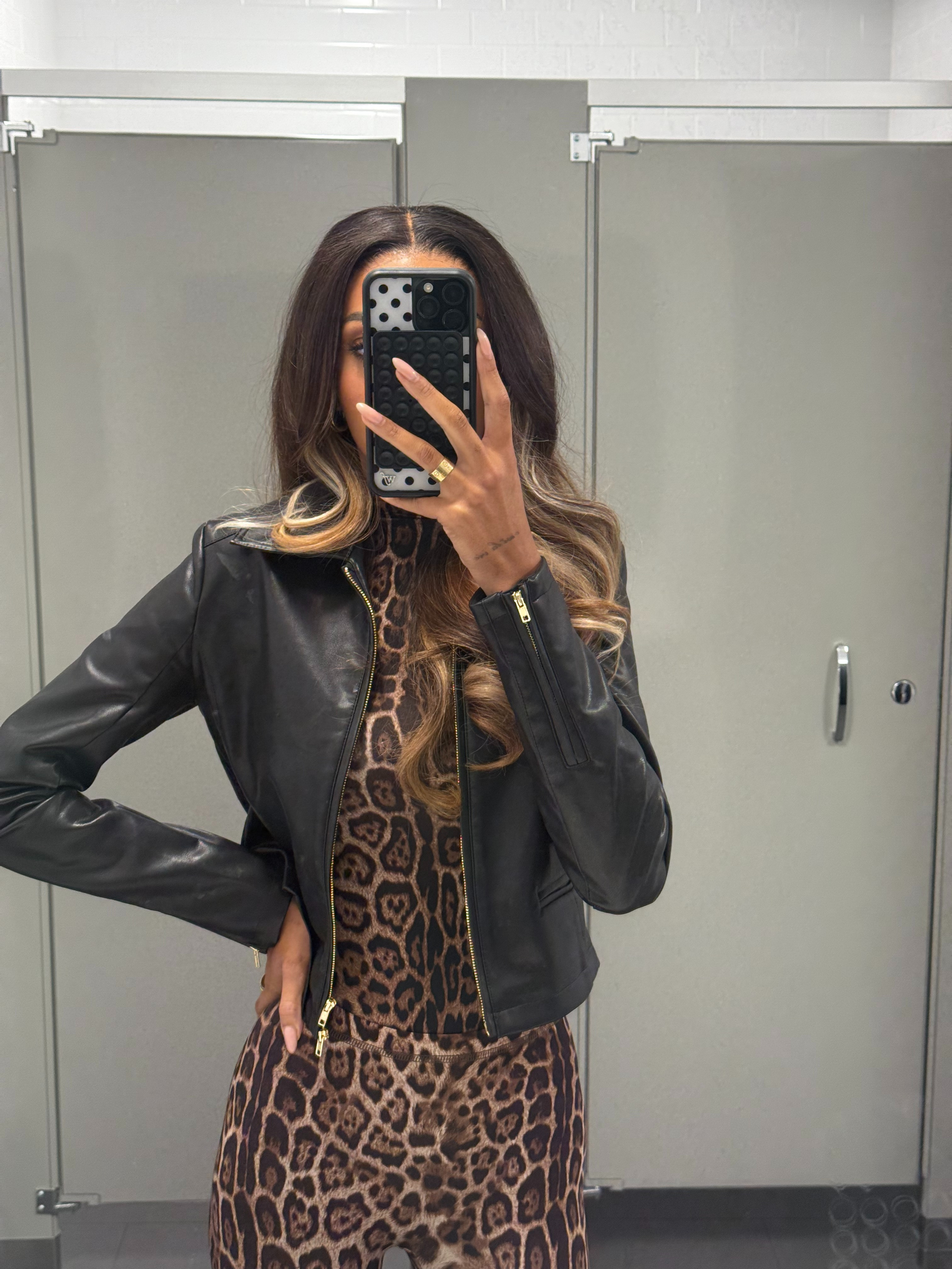 Quick Mirror Pic🐆 

 #LTKootd