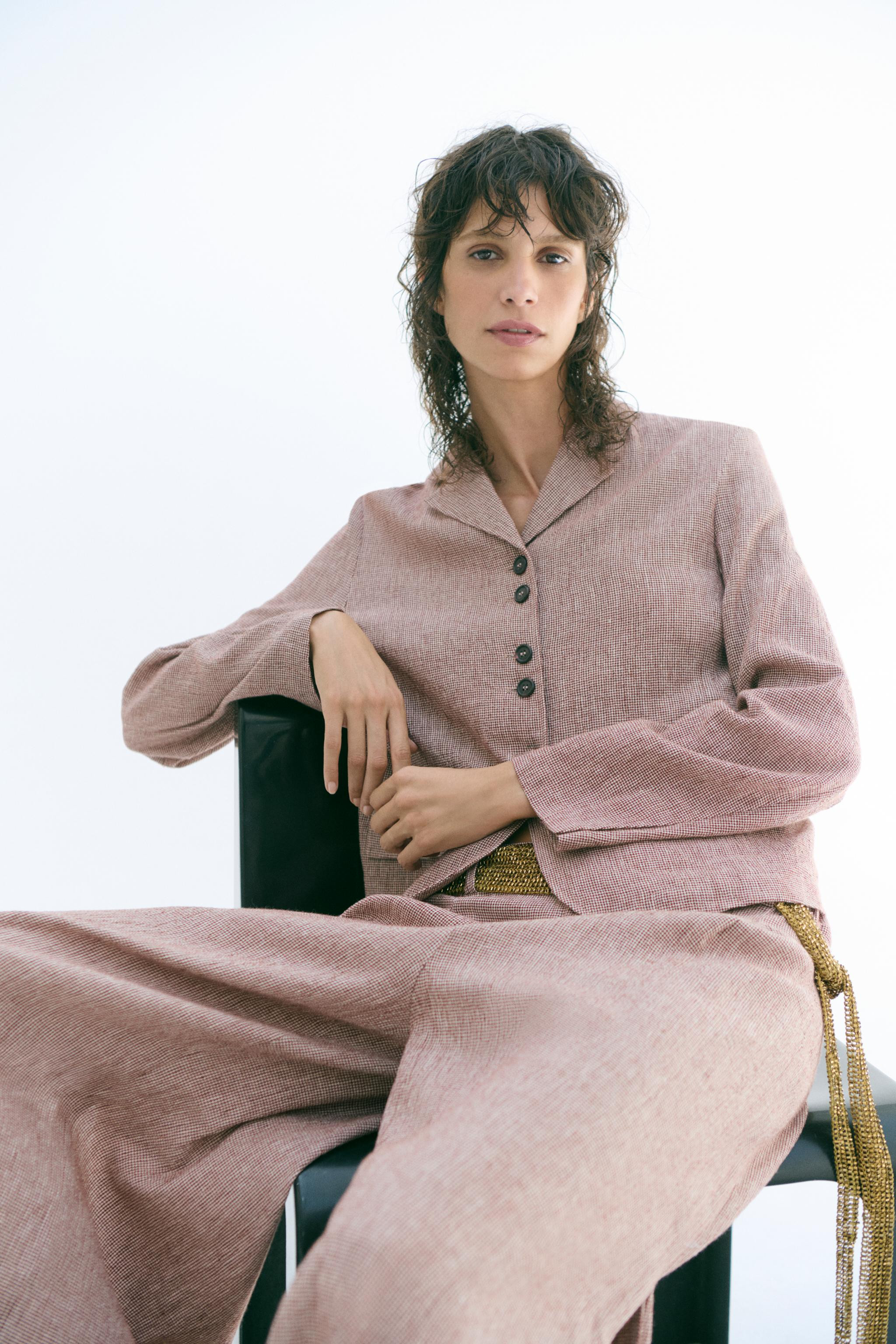 ZARA WOMAN COLLECTIONTrousers made from a linen blend yarn. Mid-rise with an elasticated waistban... | Zara US