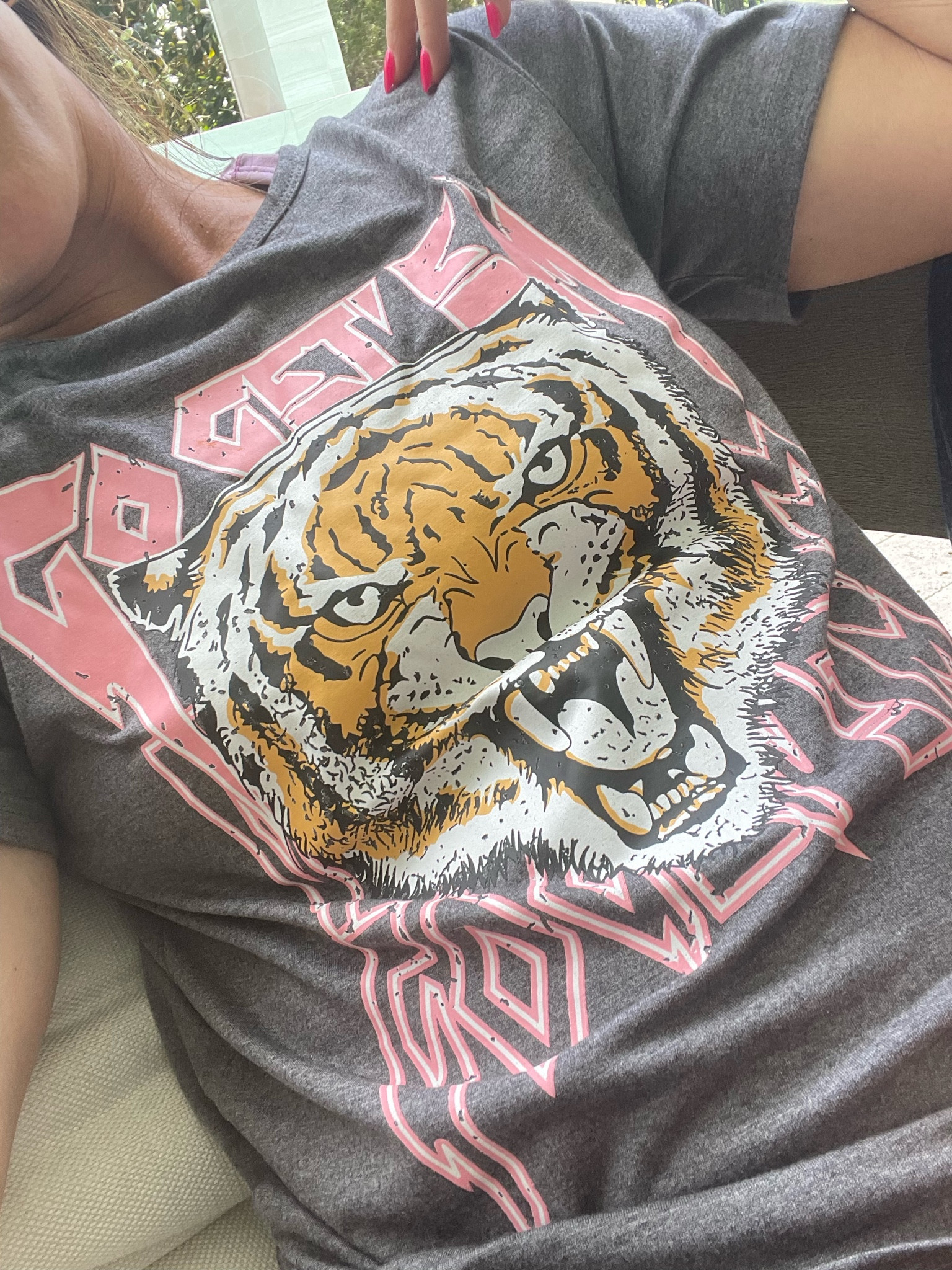 Graphic tee tiger 
Super soft 

#LTKFind #LTKfit