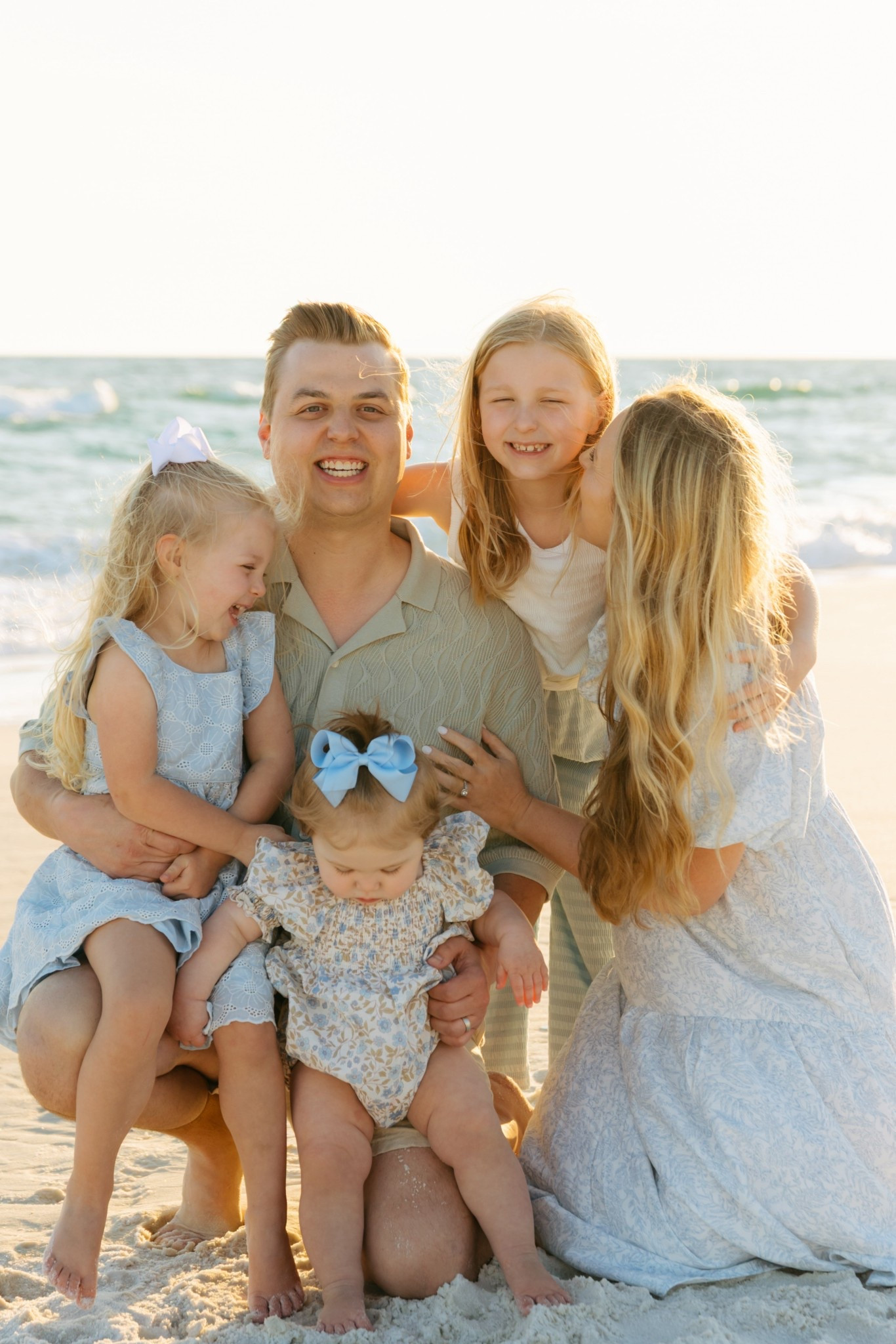 Family photo outfits for the beach 

#LTKKids #LTKStyleTip #LTKFamily