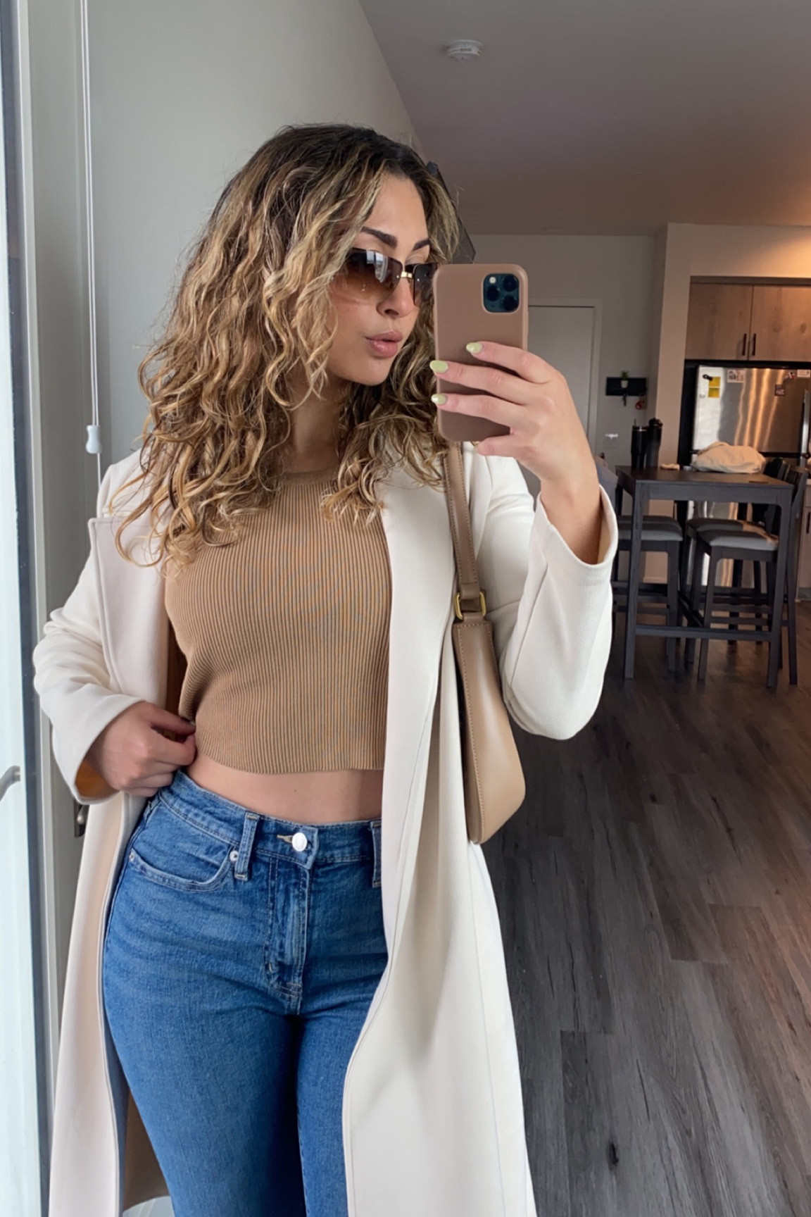 90’s inspired Smart casual outfit 🤎🤍👜 I found these amazing flare jeans at Gap - if you have a small waist and big hips/thighs like me, these jeans are amazing! And they’re only $30, great sale! #smartcasual #curvyjeans