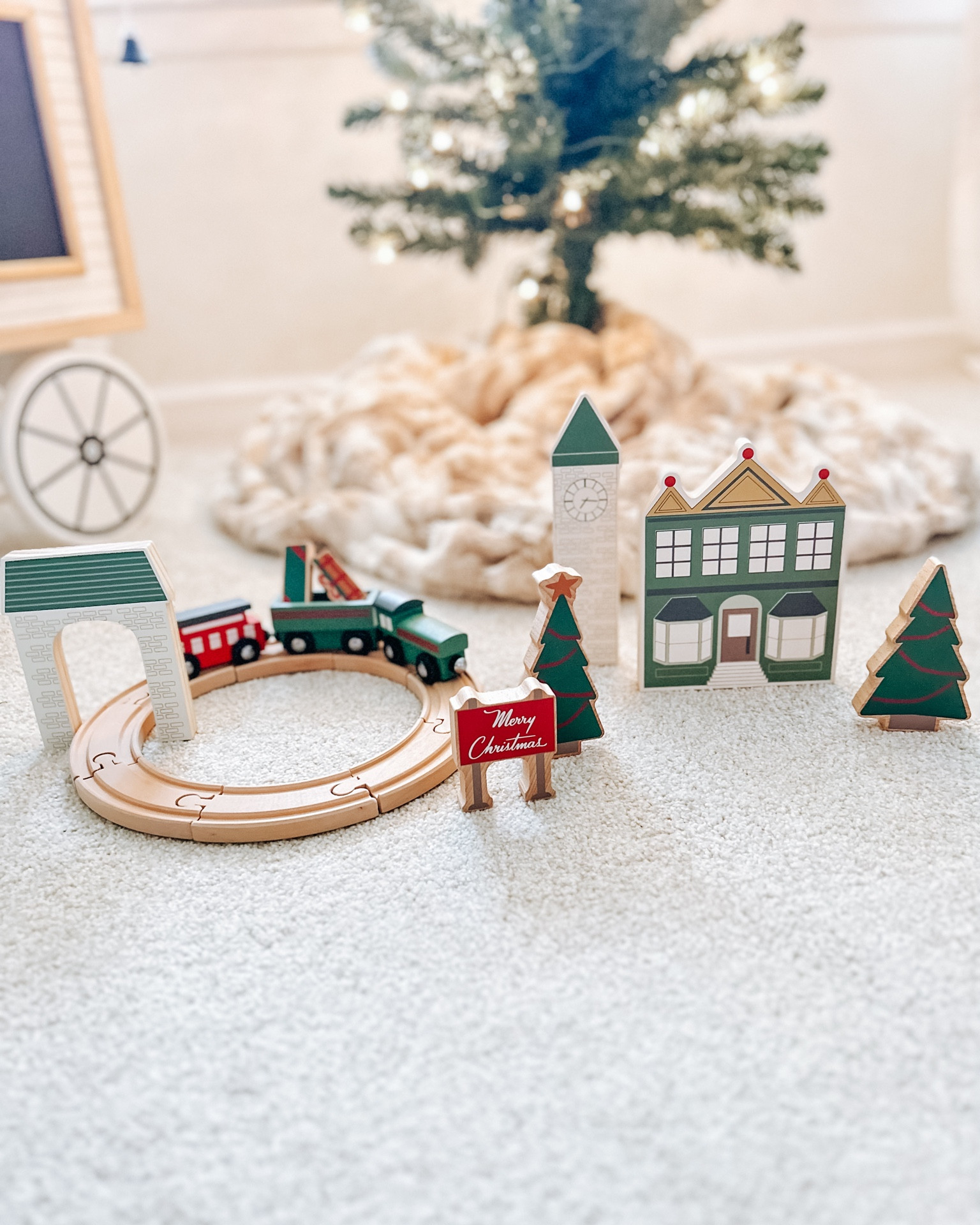 Magnolia Christmas Train Set x Target

#LTKHoliday #LTKHolidaySale #LTKGiftGuide