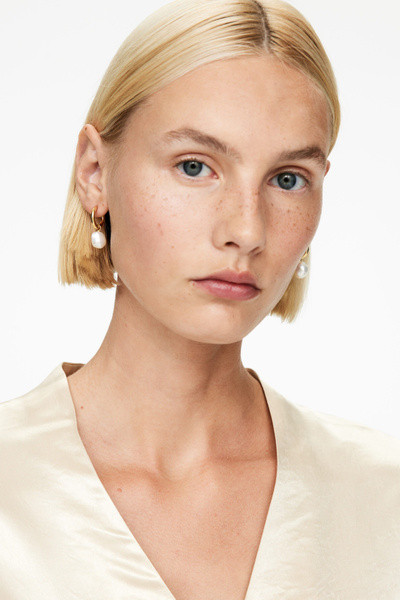 Créoles avec perle – Or – Femme – ARKET FR | Arket EU