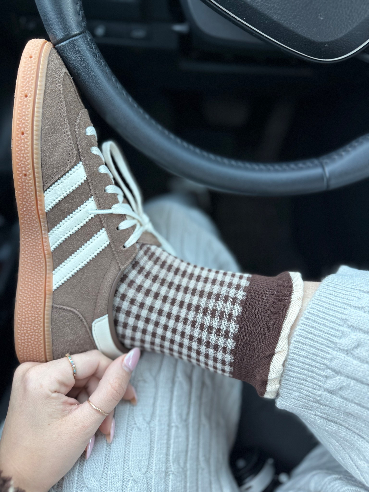 These ruffle socks from Amazon are so cute 🧸🤎💌



#LTKMidsize #LTKSeasonal #LTKootd