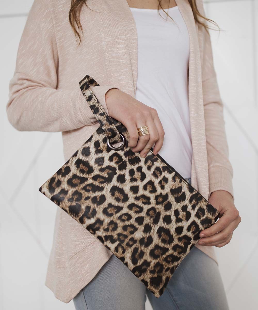 Dani & Em Women's Clutches Cream - Cream Leopard Oversize Clutch | Zulily