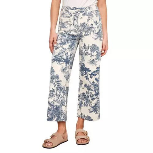 Women's Charlie B Printed Cropped Patch Pocket Twill Flare Jeans | Scheels Sports