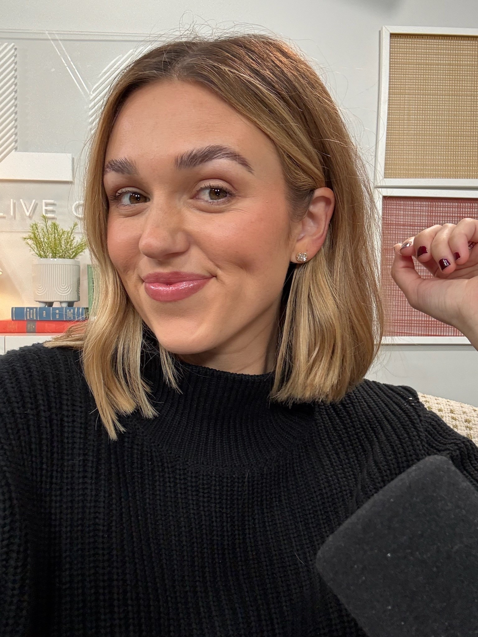 I get SO many questions on these earrings! I couldn’t find the exact ones but linked similar! I love Kendra Scott options! 