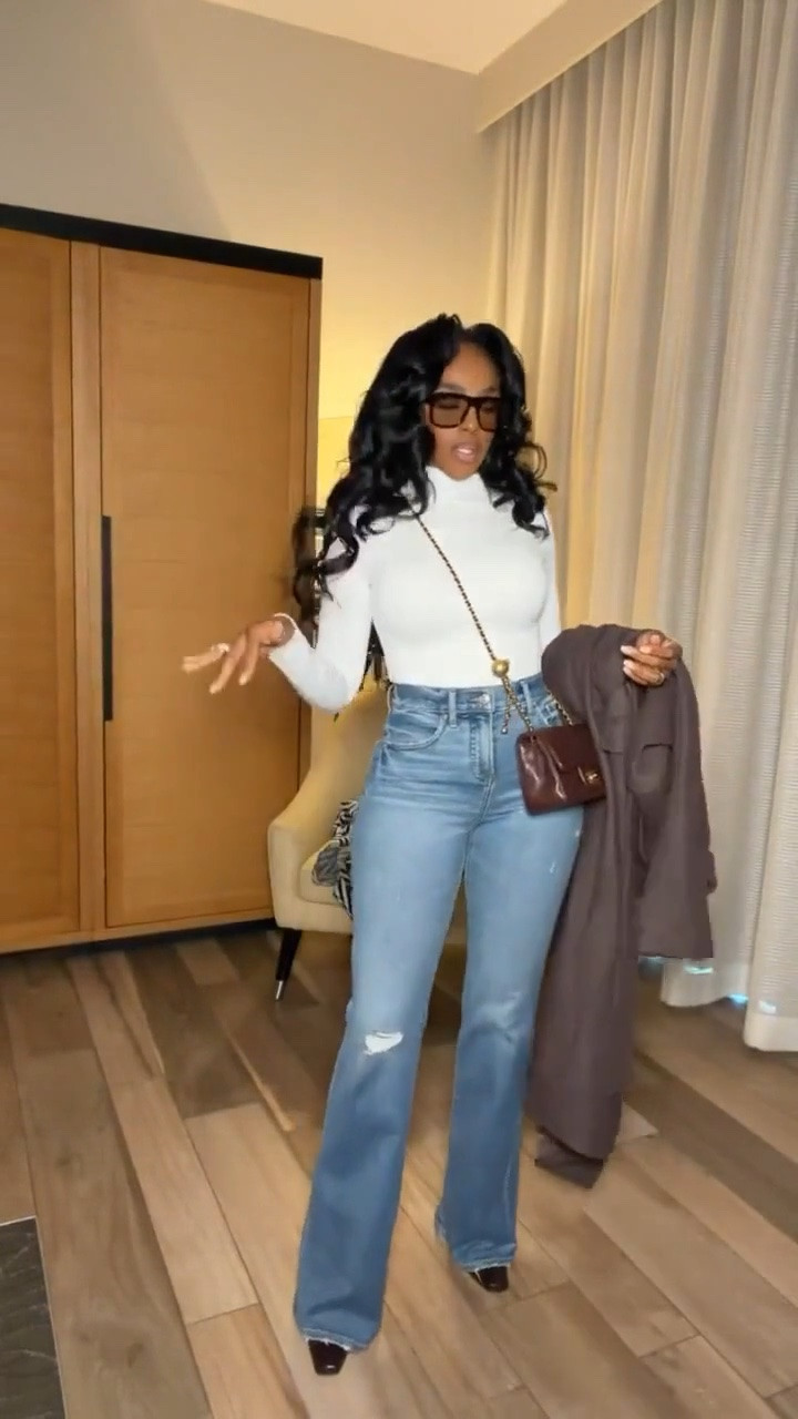 Scroll to shop! ✨ Easy fall outfit for women. Everything from this look is linked below. 👇🏽    

Wearing: Size Small | 5’4” | 140 lbs | Denim 2 Long

📲   Download the FREE LTK app & follow me (@kirasfashionfinds) to shop all my daily finds.  #LTKootd #LTKPetite #LTKU