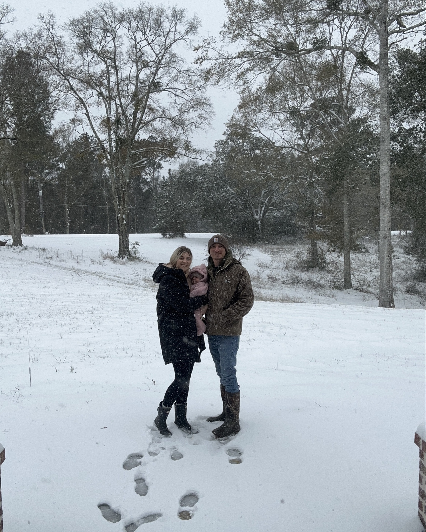 There’s snow day like a snow day, especially in South, MS 🤍❄️

Snow day links. Snow day outfit links. Winter day outfit links. Baby winter outfit links. Front porch decor links. Cozy links. Amazon links.

#LTKSeasonal #LTKBaby #LTKFamily