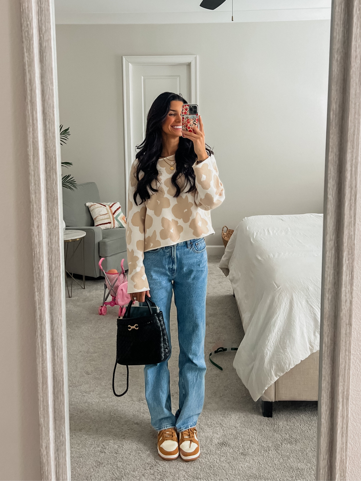 Casual winter outfit for a busy mom chasing toddlers 🤍