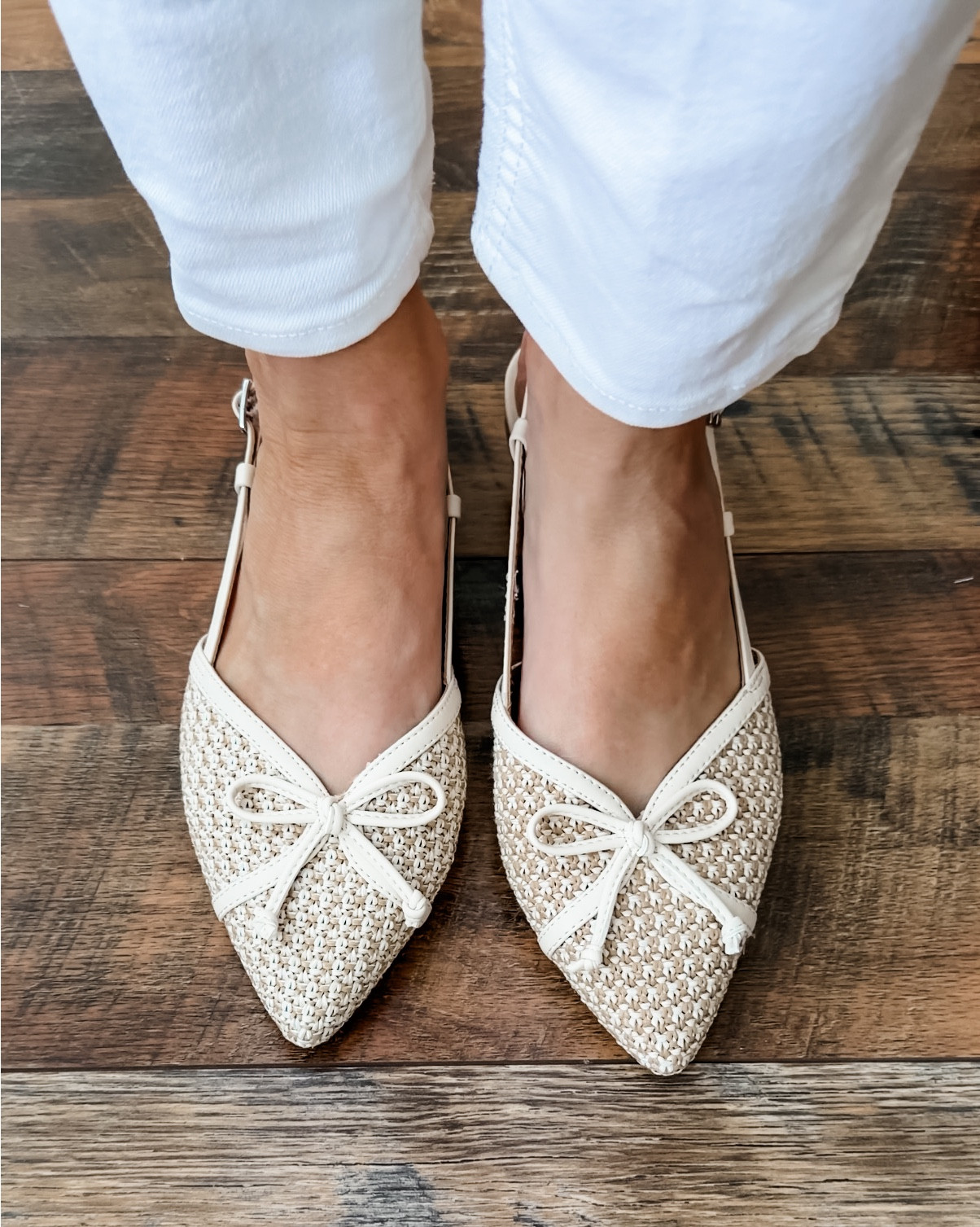 These were a TJ Maxx find I couldn’t leave behind 👡✨ 

First of all… Dolce Vita is one of my favorite shoe brands, and if you know, you know. 

I own and love so many pairs — from sneakers to heels, wedges to slingbacks… honestly, I love them all.

So when I spotted these sandals, they had to come home with me. 
They’re stylish, comfortable, and perfect for spring and summer outfits — the kind of shoe you’ll reach for over and over.

Linking similar Dolce Vita / DV by Dolce Vita sandals here because these are too good to miss.

#ltkfashion #sandals #dolcevita #springstyle #summerstyle #shoeaddict 

#LTKootd #LTKWedding #LTKWorkwear