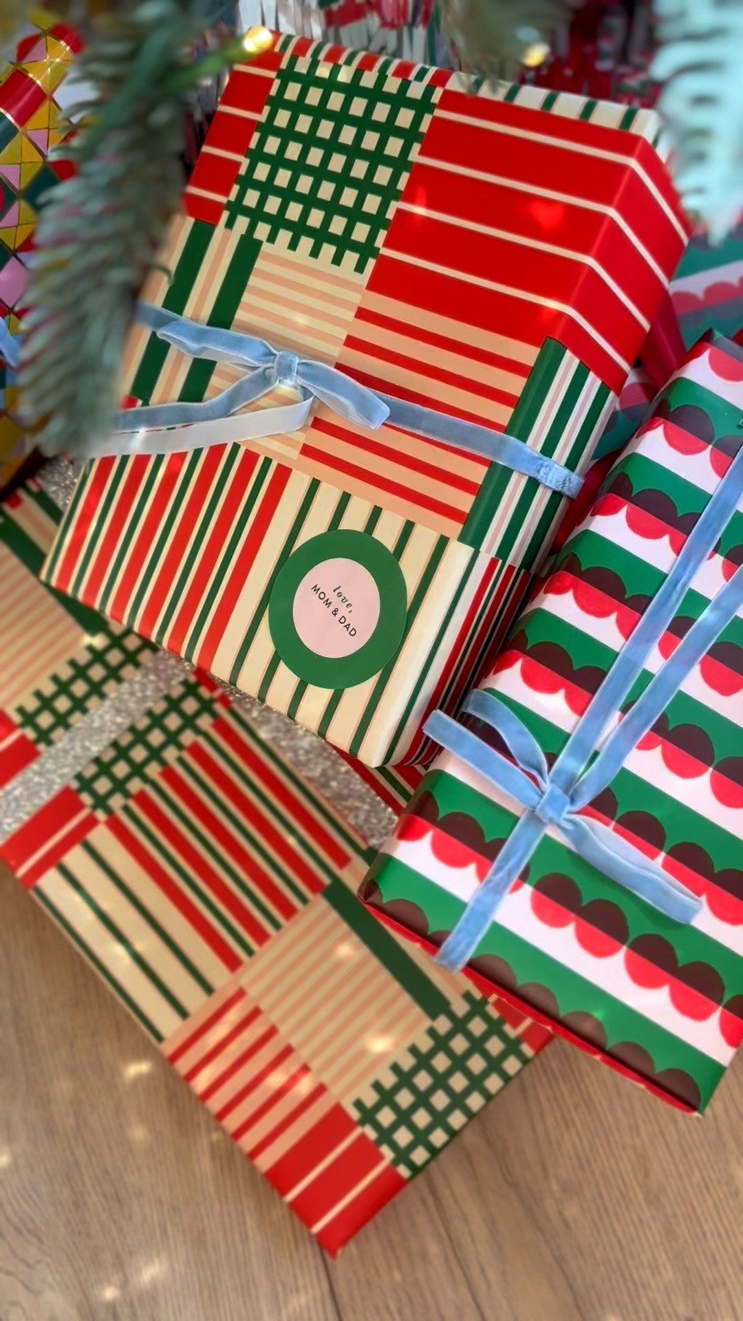 @minted making all my retro wrapping paper dreams come true! ❤️🫶🏼 use code THEPACIFICSTANDARD on your card holiday orders for 20% off! #mintedpartner #wrappingpaper #wrappingideas #giftwrapping 

#LTKCyberWeek #LTKHoliday #LTKGiftGuide