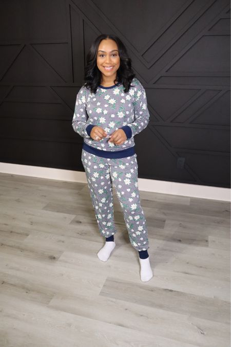 It's almost time for pajamas and the holidays! I'm linking my favorite jammies for the season and the best part everything’s under $75🙌🏾

#LTKGiftGuide #LTKHoliday #LTKunder100