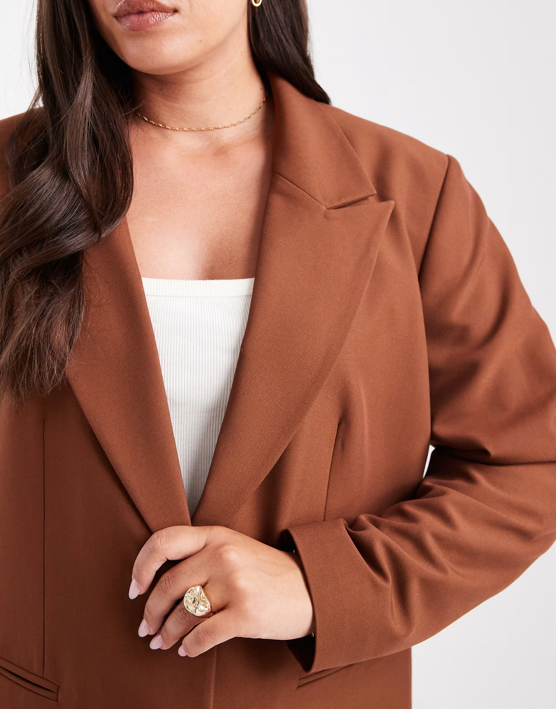 ASOS DESIGN Curve – Eleganter Blazer in Braun mit lockerer Passform | ASOS | ASOS (Global)