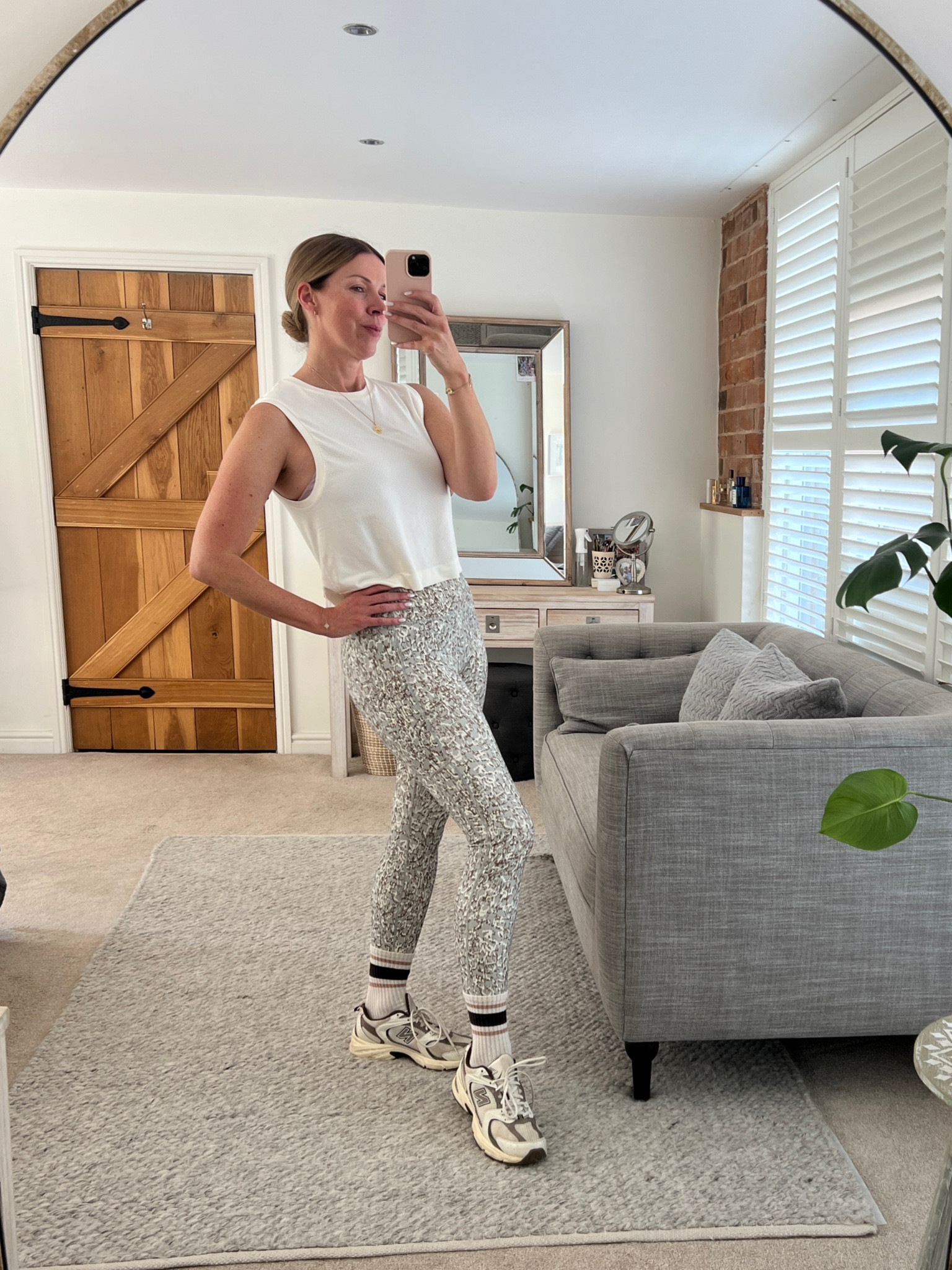 Gym kit 👌🏻

Pilates look/ gym wear/ gym leggings / gym top /  varley leggings / new balance 530 neutral 

#LTKuk #LTKfitness #LTKeurope