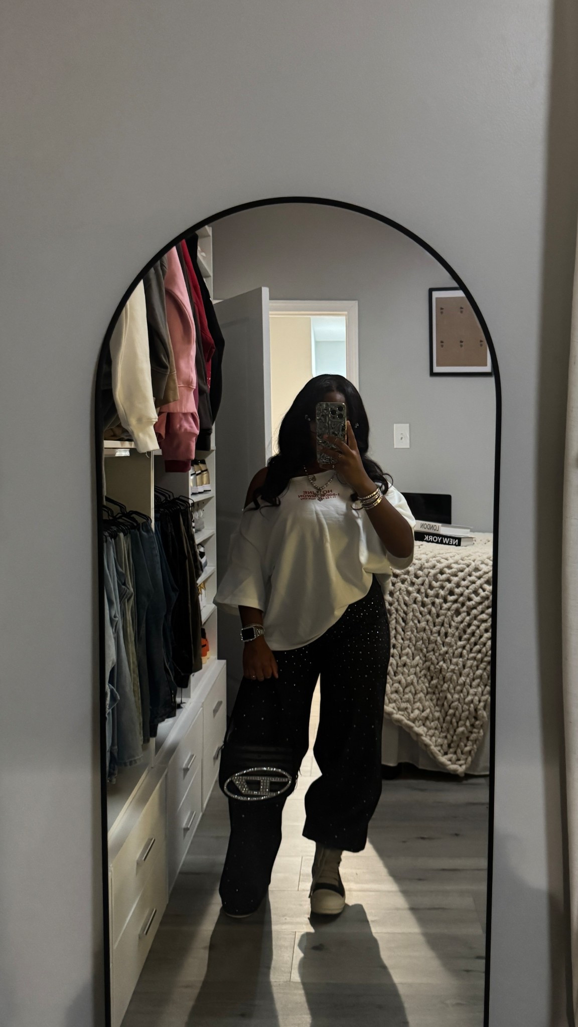 I’m obsessed with this look, it’s perfect for a night out 🖤 

Top: xs
Jeans: 4(27)



#LTKootd #LTKgrwm #LTKPetite