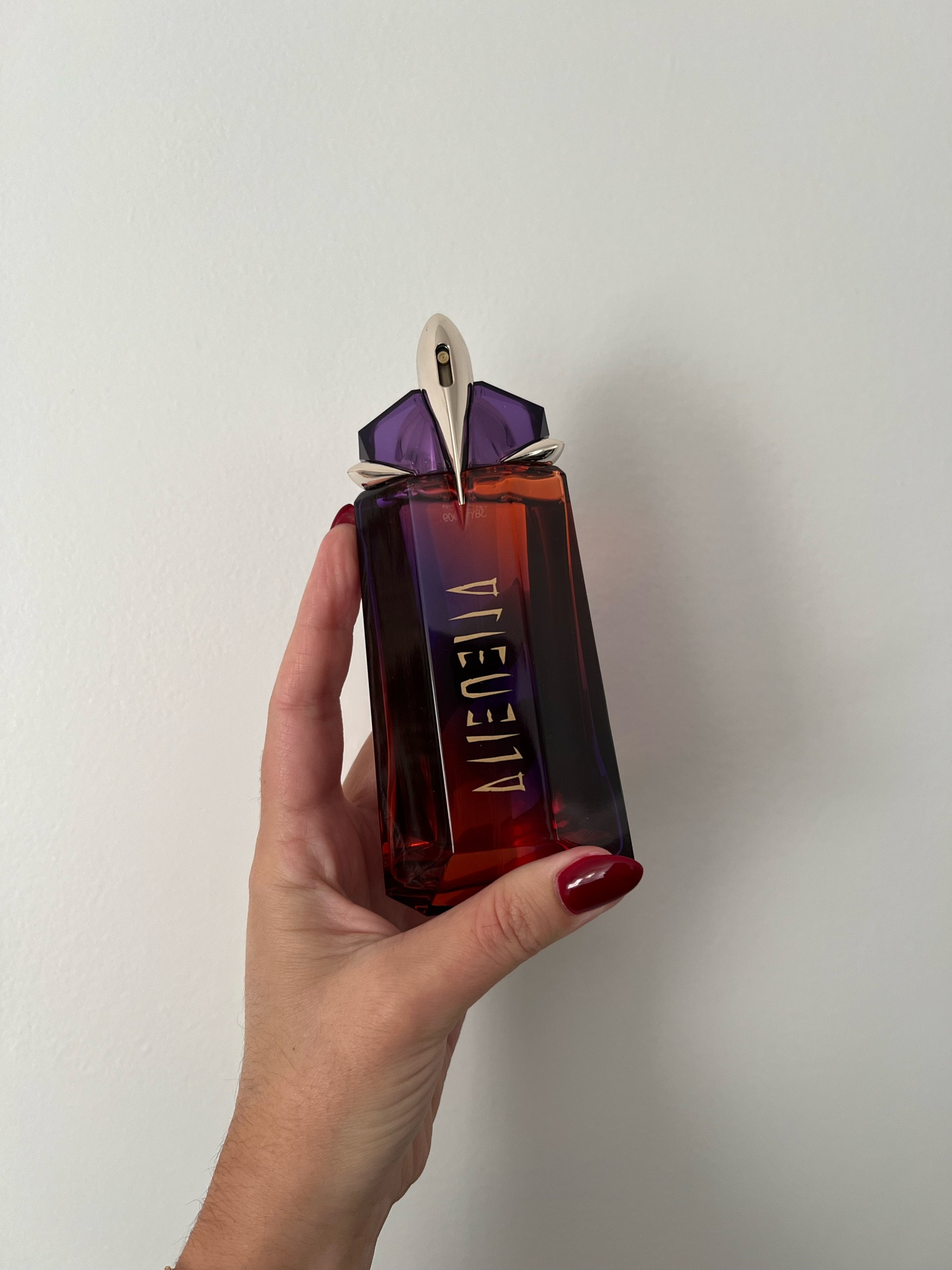 Loving this new scent + it’s the perfect gift for the holidays

#LTKHoliday #LTKGiftGuide #LTKBeauty