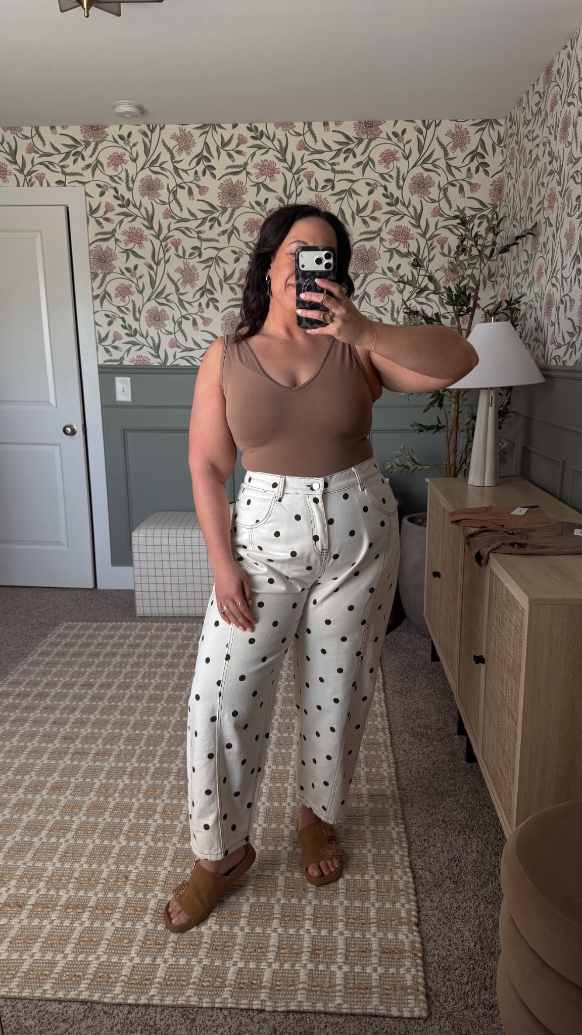 1 pant styled 4 different ways! Them with a sculpting tank for the warmer days 😍☀️

#LTKMidsize #LTKootd #LTKBeauty