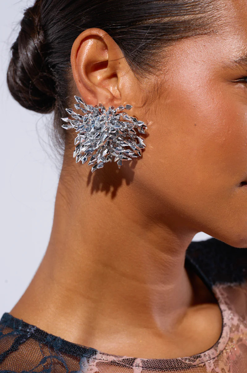 METAL MANIA EARRING | AKIRA
