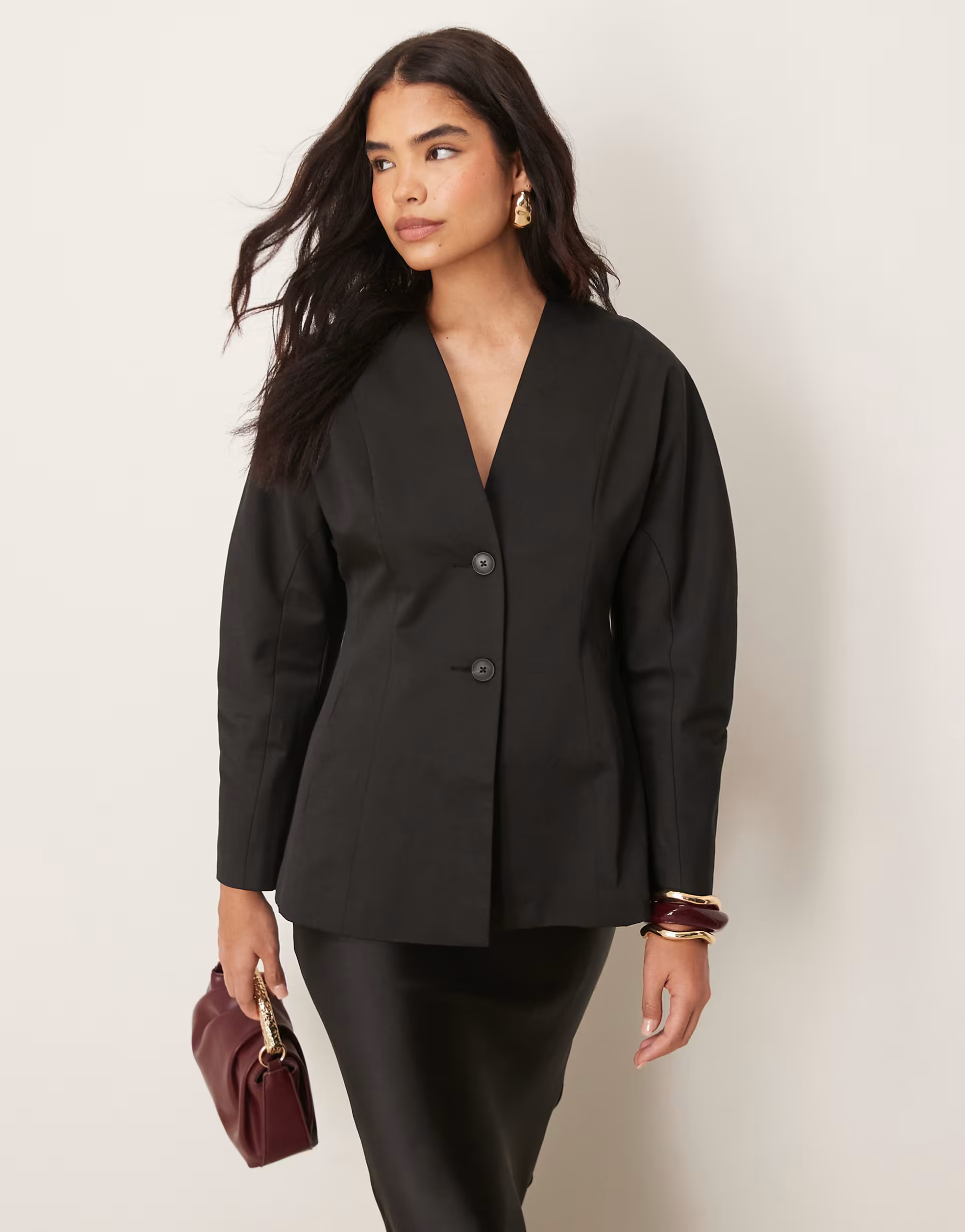 ASOS DESIGN – Taillierter Blazer in Schwarz ohne Kragen | ASOS (Global)