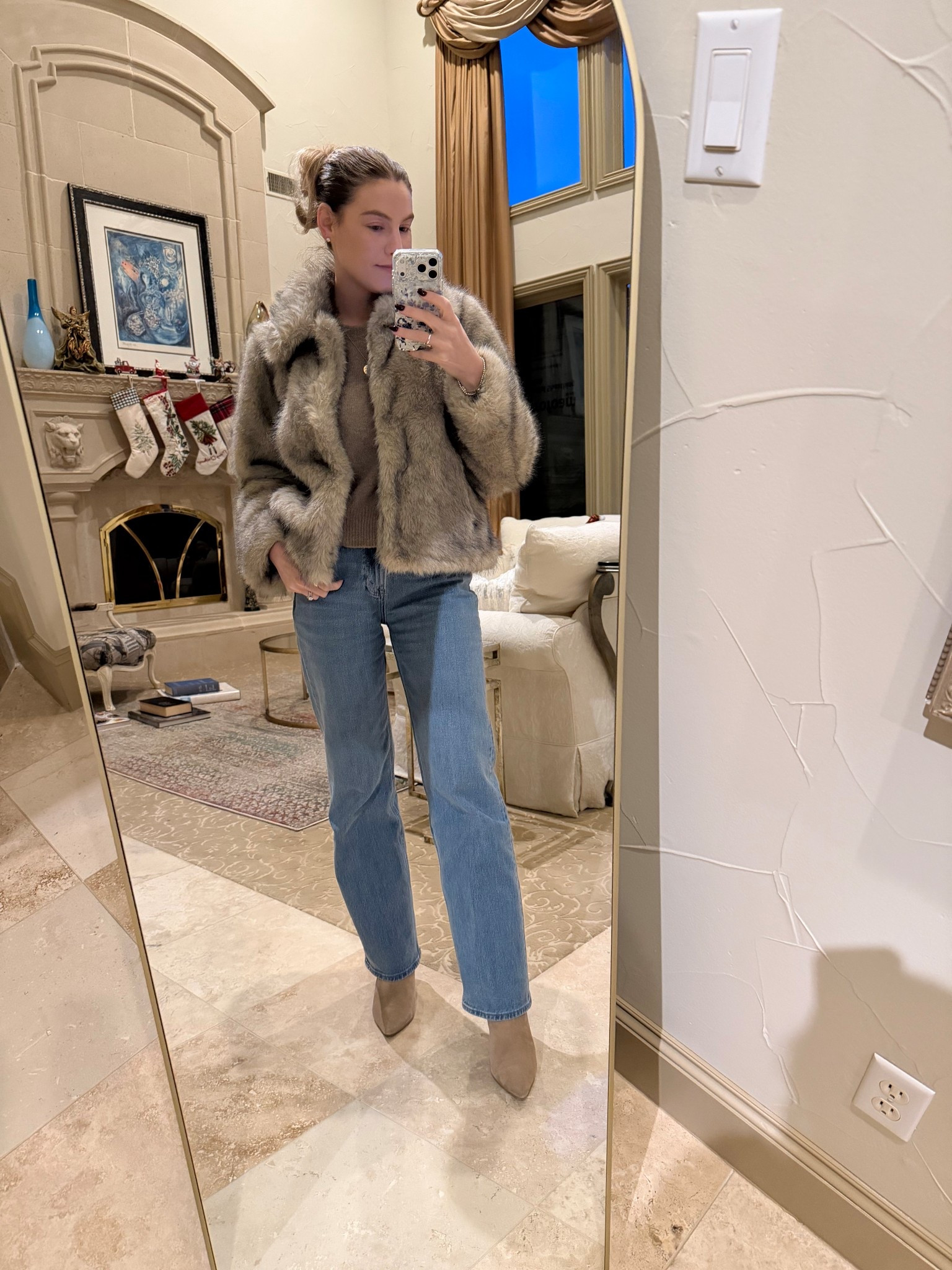 Bringing out the fur jacket! 

Jeans - 26
Top- small 
Jacket - 36 

#LTKCyberWeek #LTKHoliday #LTKootd