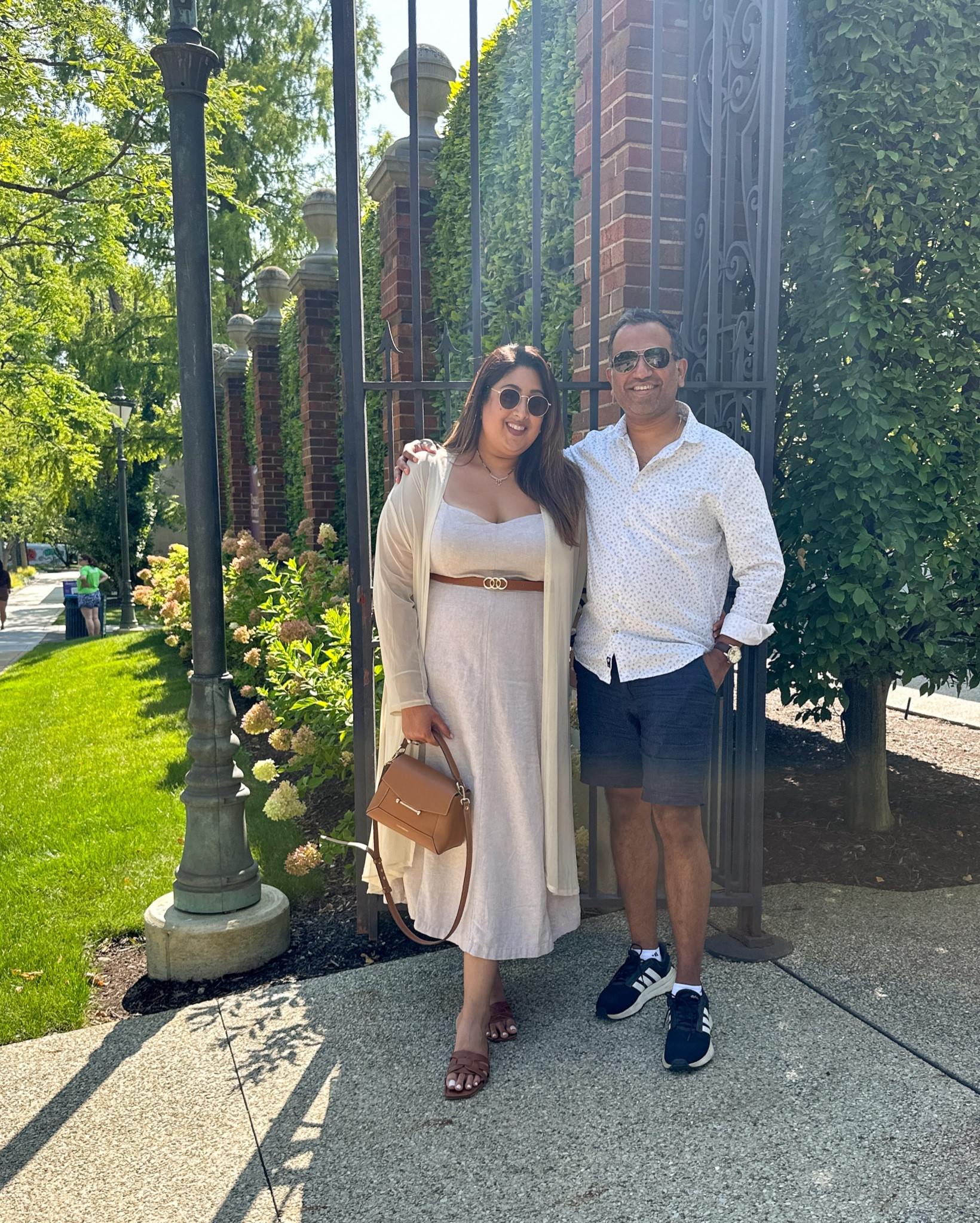 I have this dress in 3 colors, it’s so flattering 

#LTKFindsUnder50 #LTKPlusSize #LTKItBag