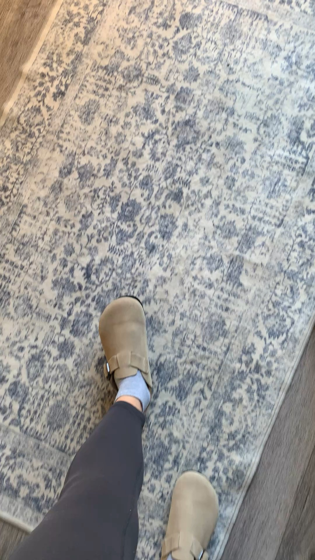 Awesome comfortable clog find for spring! 


Platform Clogs “Breathe” in Taupe from Fitory with arch support! @fitory_official #ad #sponsored #Fitoryshoes