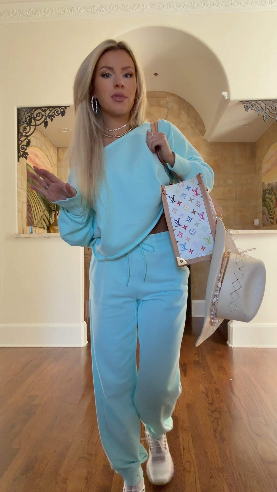 Travel ootd. Target lounge set 