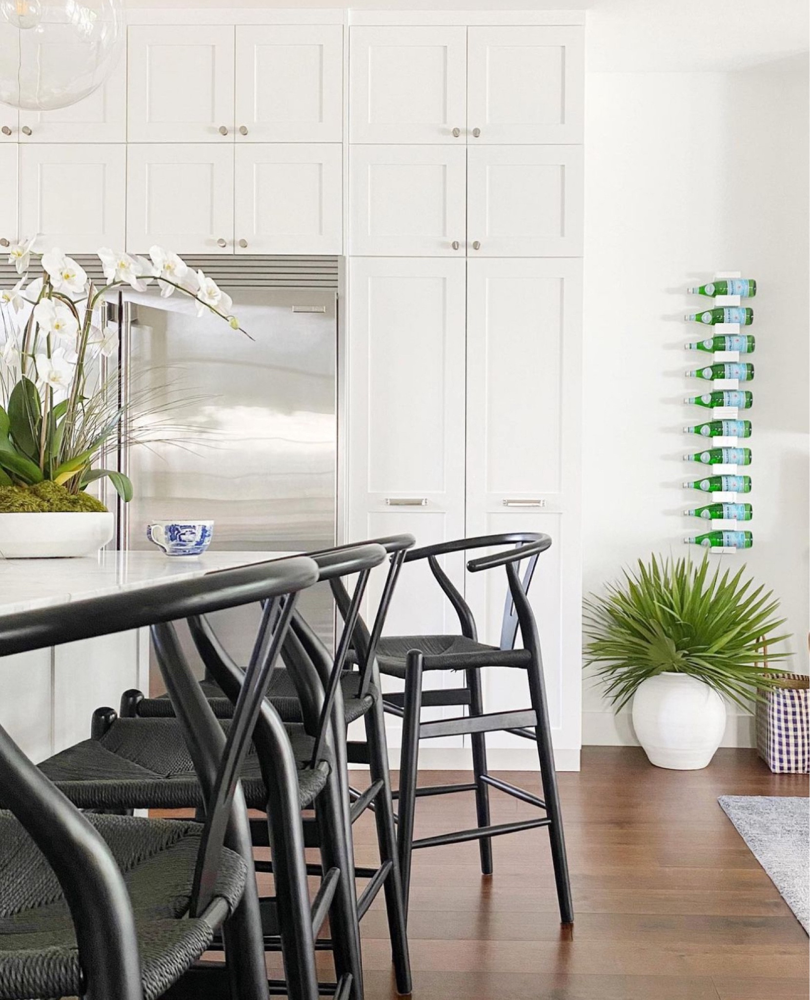 Classic kitchen selections and finishes never go out of style. 🤍
[design + styling by @studio_ett_hem]

#LTKhome