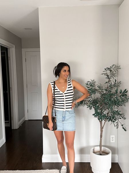 The perfect spring/summer outfit! I love a good denim mini skirt especially with a vest for an updated chic look ✨


Petite skirt, abercrombie sale, abercrombie, AnF, vest, striped top, work top, striped sweater, spring outfit, spring transition look, denim skirt, vest outfit

#LTKSaleAlert #LTKStyleTip