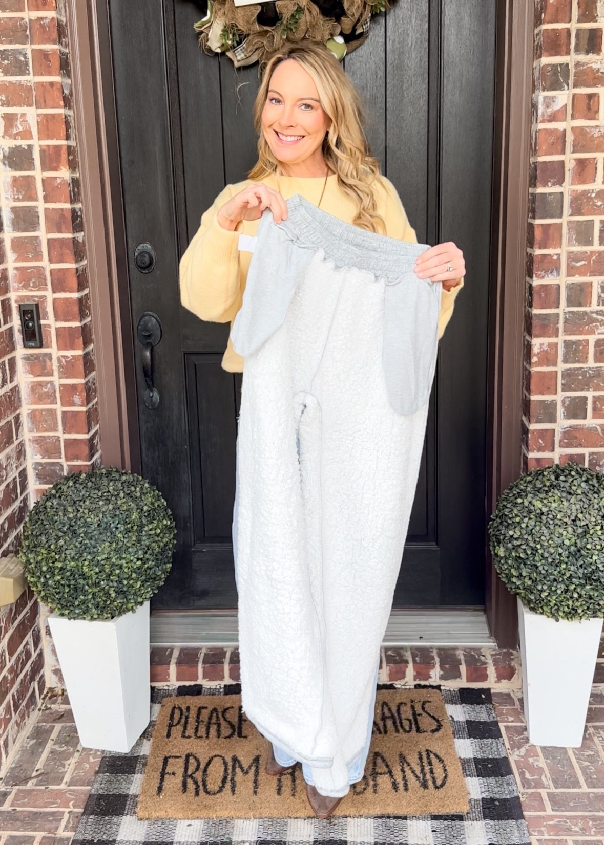 The softest sweatpants with a fleece lining. These are do comfy and perfect for cozy season! 
I wear a size small. 


#LTKSeasonal #LTKFindsUnder50 #LTKStyleTip