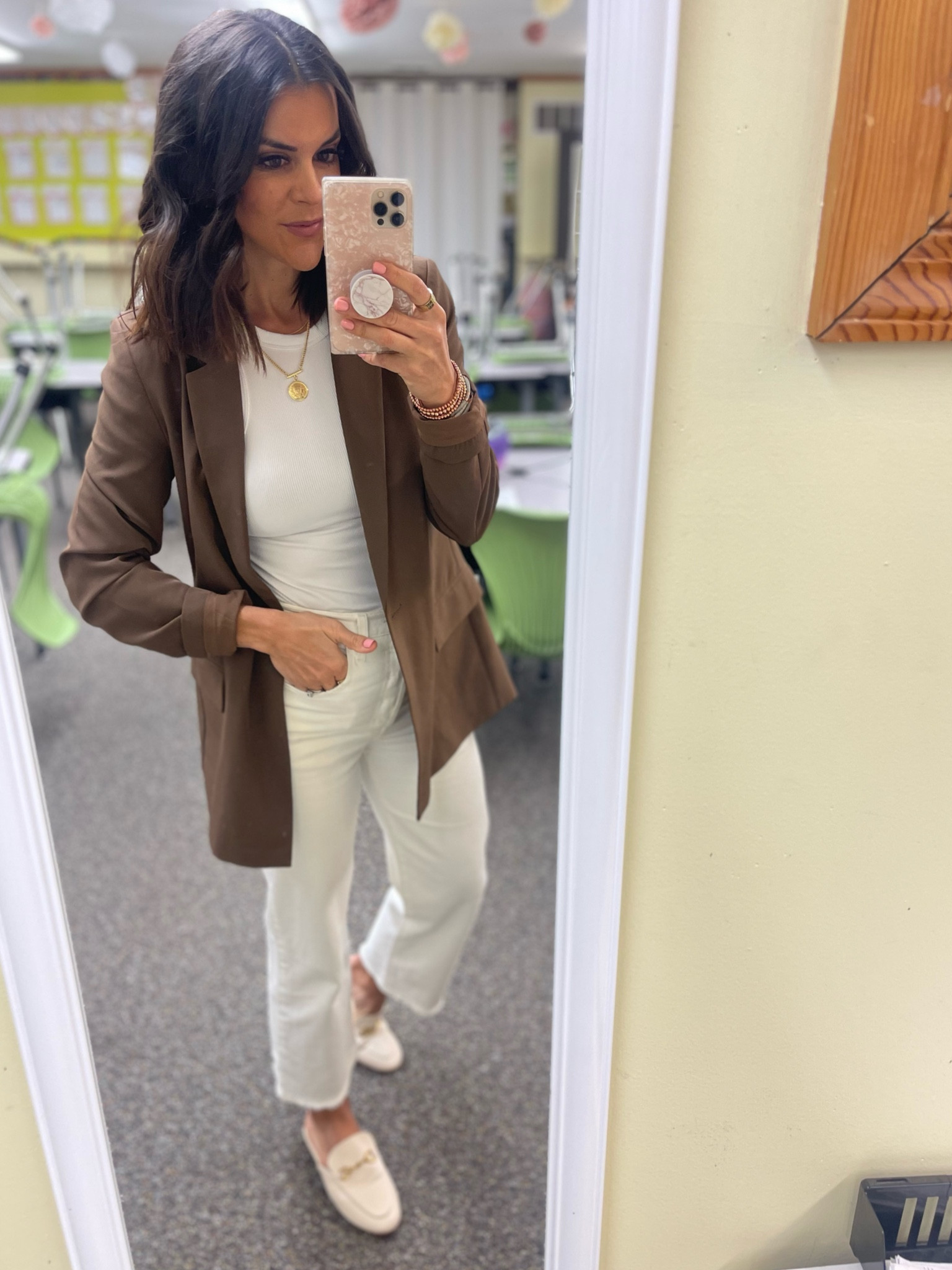 Today’s classroom #ootd
Amazon blazer- size small
Walmart tank- size small (linked similar Target one as well)
Levi jeans- Tts, size 26
Amazon mules- Tts

#LTKstyletip #LTKSeasonal #LTKunder50