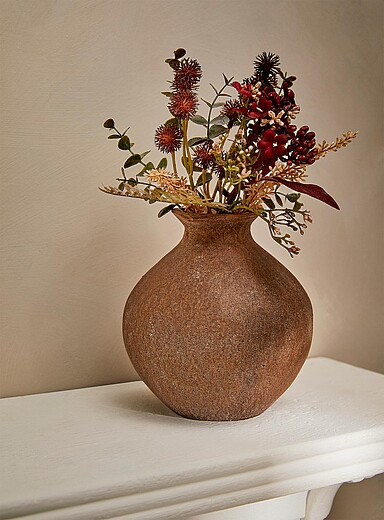 Vintage-style metallic vase | Simons