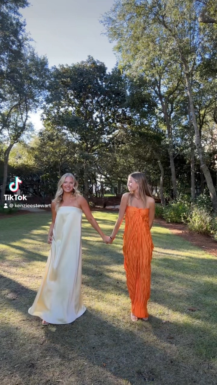 favvvvvv yellow dress in action! size small 💛 linked ML’s dress too. size XS!

#LTKwedding #LTKstyletip