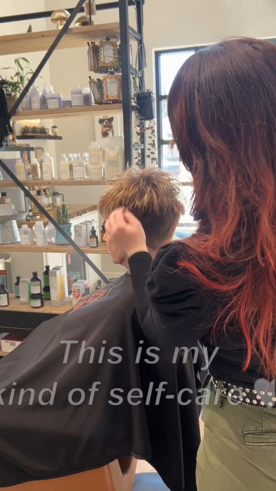 Salon hair just hits different ✂️
Sharing my appointment from yesterday and the **exact products my stylist used — in order — to give my pixie volume, movement, and that effortless finish.

✨ Used in this order:
1️⃣ Davines MELU Heat Protectant – lightweight protection before styling
2️⃣ Davines This Is A Medium Hairspray – flexible hold without stiffness
3️⃣ Davines Dry Wax Finish – the magic for texture, separation, and piece-y definition

These are my go-to products for fine, thinning hair when I want volume without buildup.
Everything is linked and saved 

#LTKOver40 #LTKselfcare #LTKBeauty