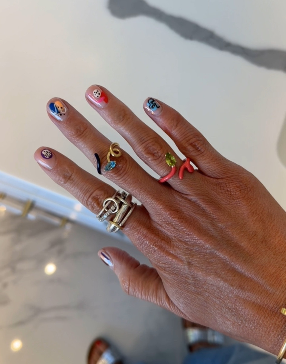 Lots of different variations of my favorite Spinelli ring ✨❤️ and my other favorite colorful rings! 