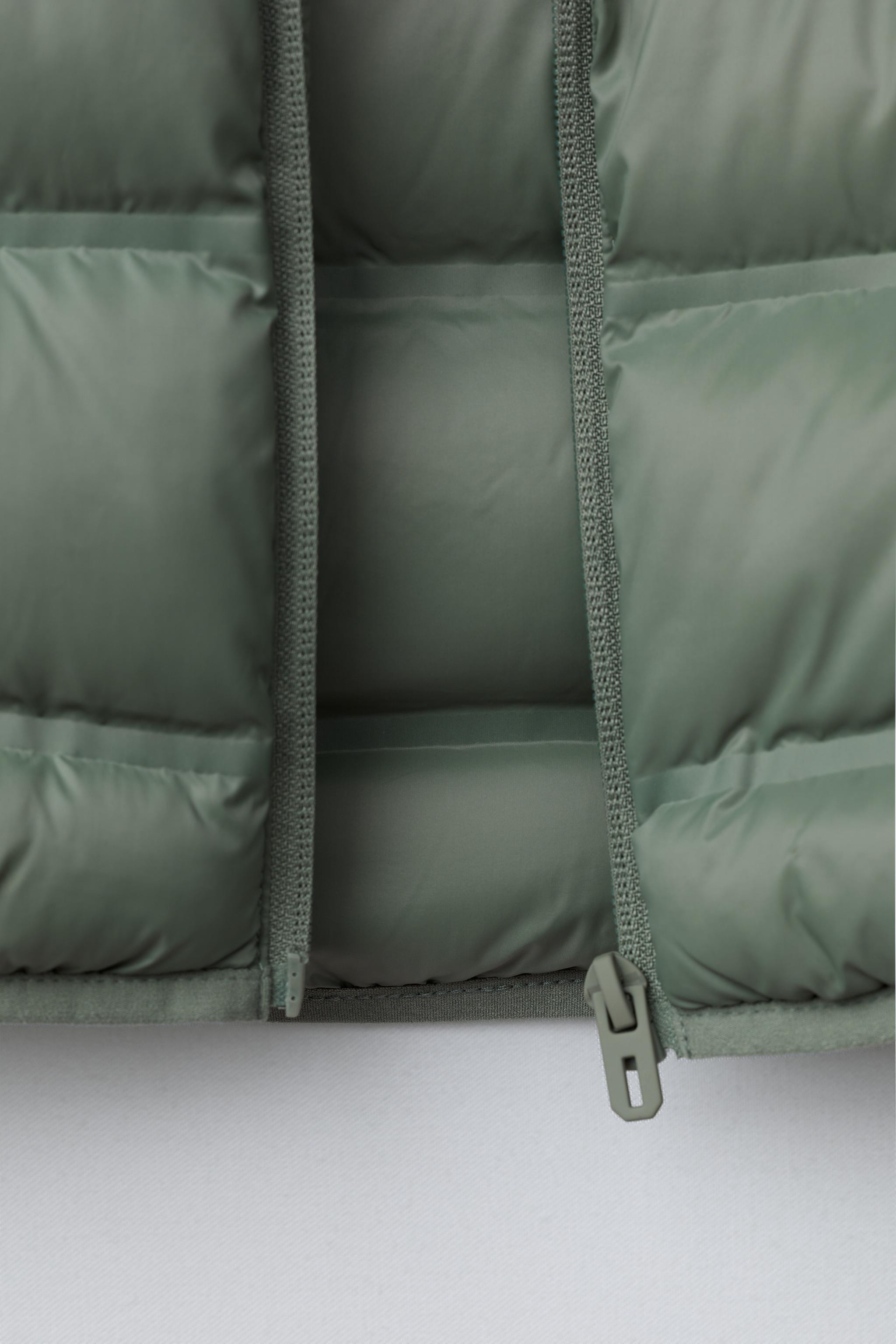 LIGHTWEIGHT WATER-REPELLENT HOODIE VEST | Zara US