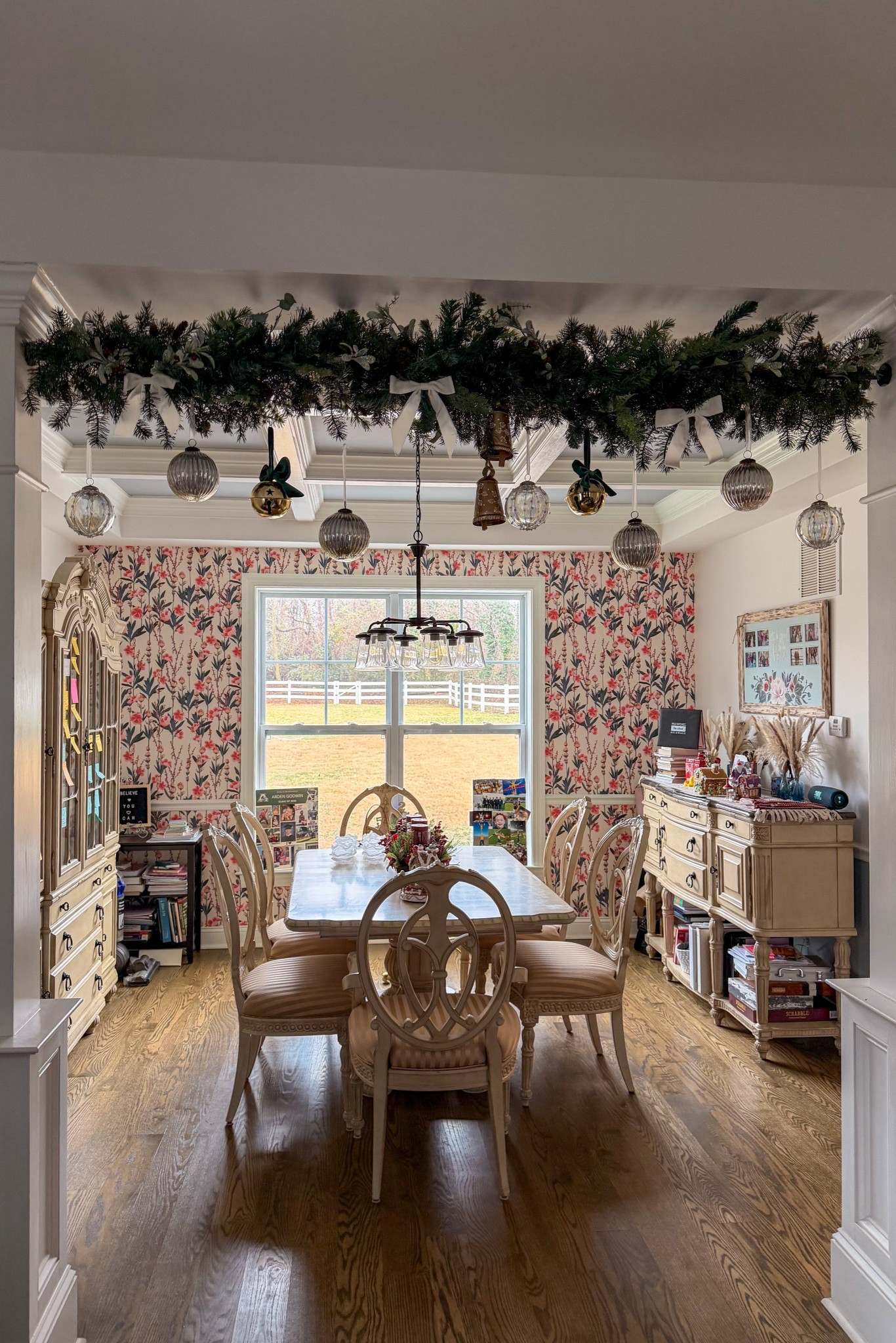 Simple, classic holiday decor that’s made for slow mornings, candlelight dinners, and meaningful gatherings.

#LTKHoliday #LTKHome #LTKSeasonal