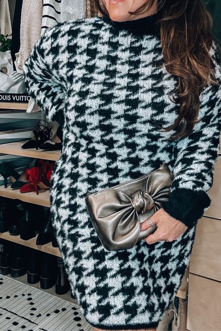 Major sale on This houndstooth sweater dress (xl) multiple colors and prints so cozy. 
Bag is Amazon fashion 
Holiday outfit 


#LTKHoliday #LTKSeasonal #LTKcurves
