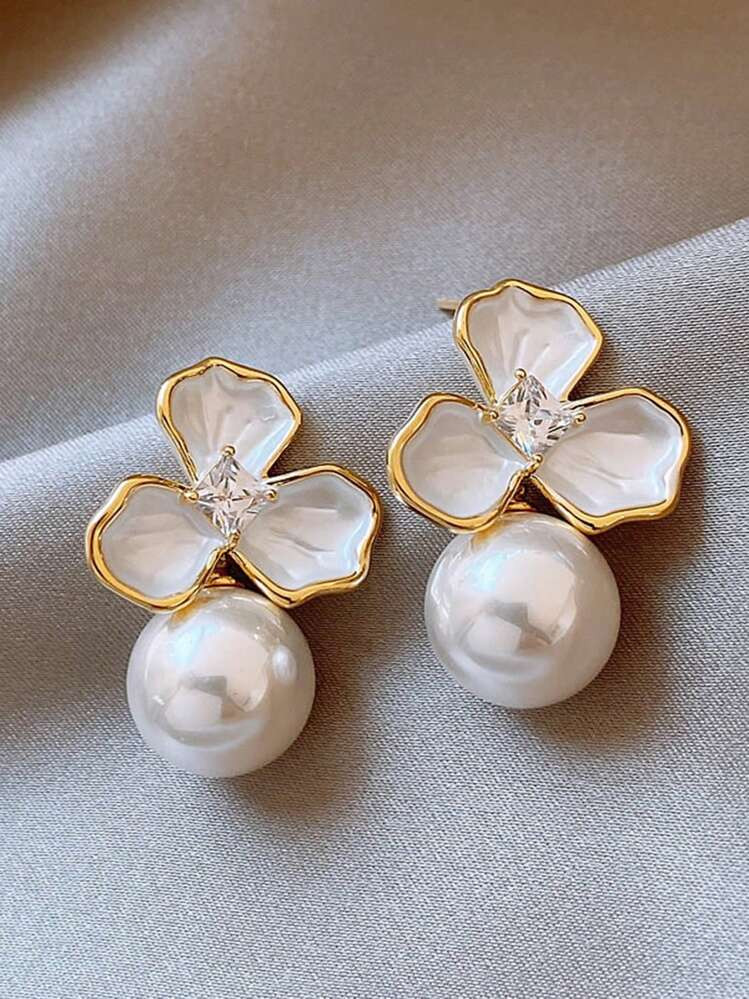 Andkiss 1pair Elegant Flower Shaped Faux Pearl Decorated Stud Earrings Valentines | SHEIN
