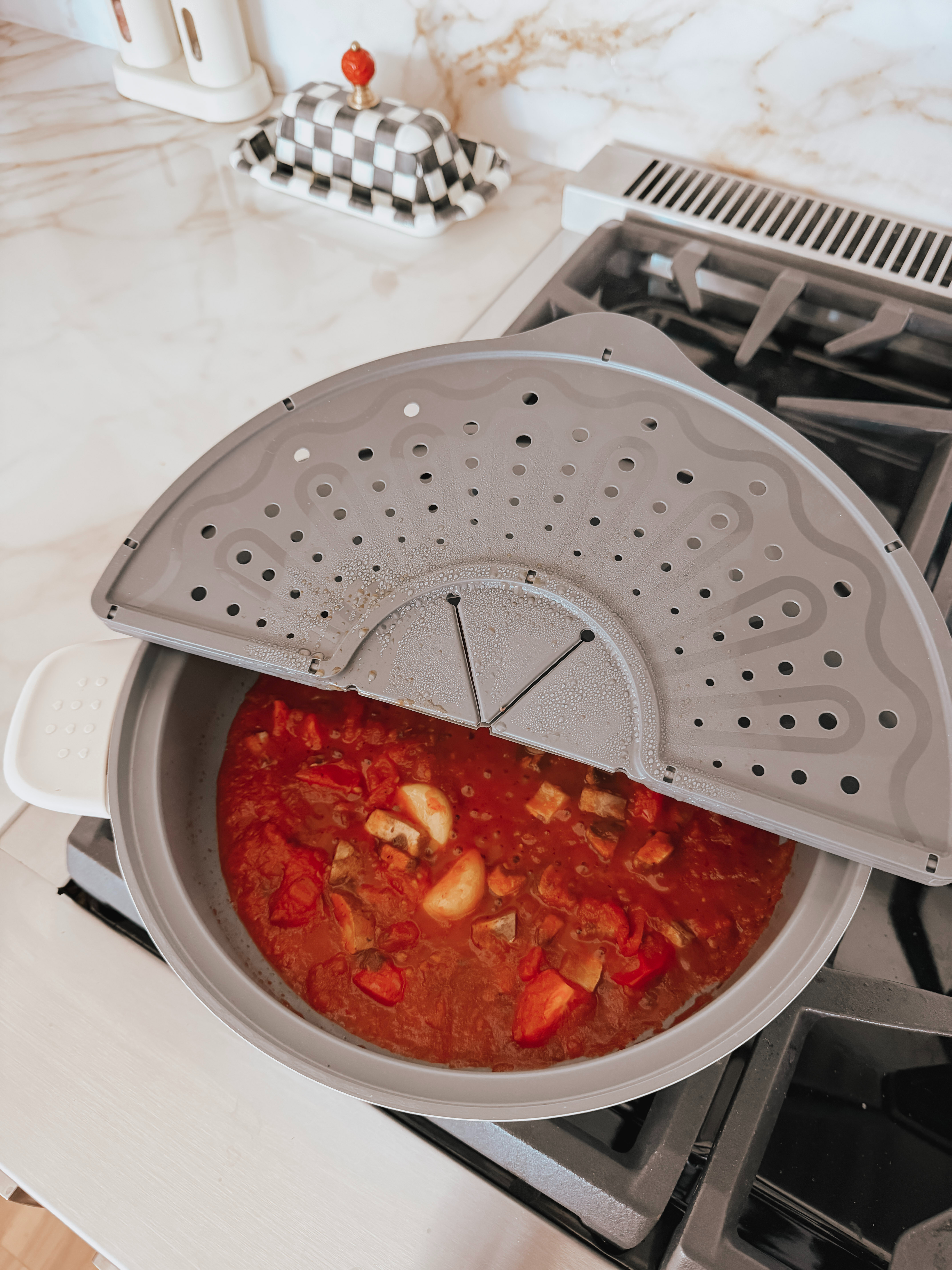 This foldable silicone splatter screen keeps the cooking mess under control ✨ It helps prevent greasy splatters and makes cleanup so much easier. Plus, it folds away neatly when you’re done! 

 #LTKfoodie #LTKHome